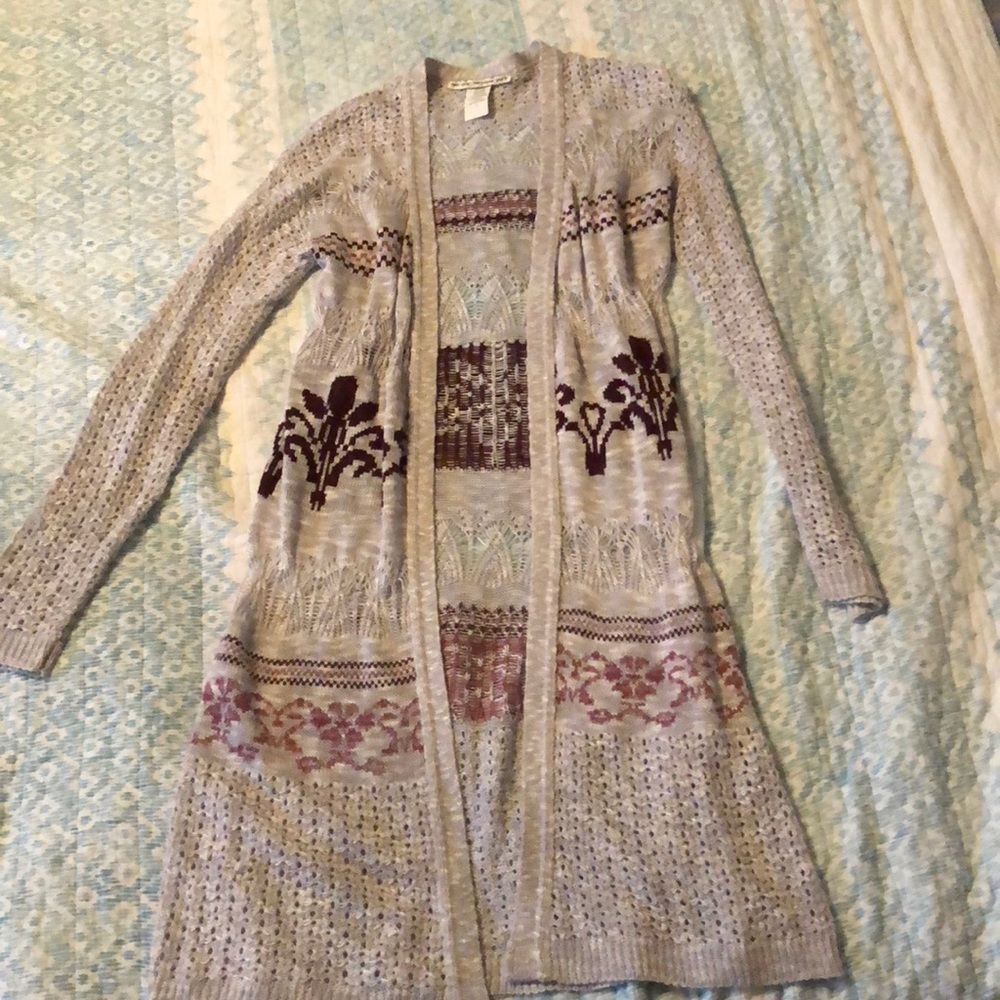 Long sleeve really cute long cardigan!! No Damage!